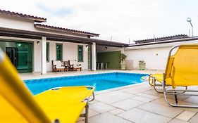 Casa com Piscina, Churrasqueira e Garagem - Guarujá